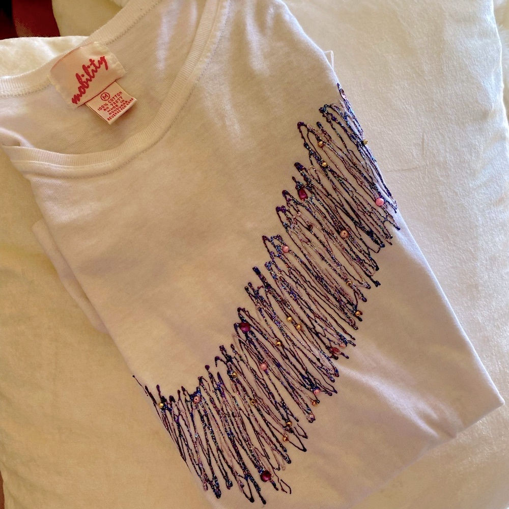 WOMANS Boutique purchased hand Made T-Shirt! Machine Washable! ❤️❤️❤️🌻🌻🌻🌻
